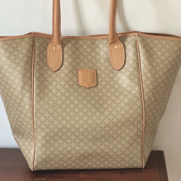 Authenticated Y2K Celine Neutral Carryall Tote - Picture 4 of 16